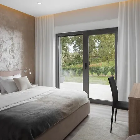 Eos Villa *