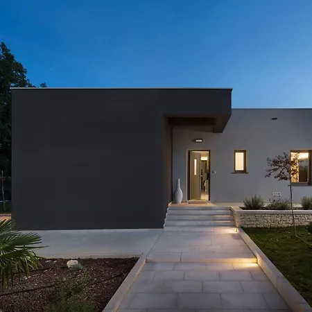 Eos Villa *
